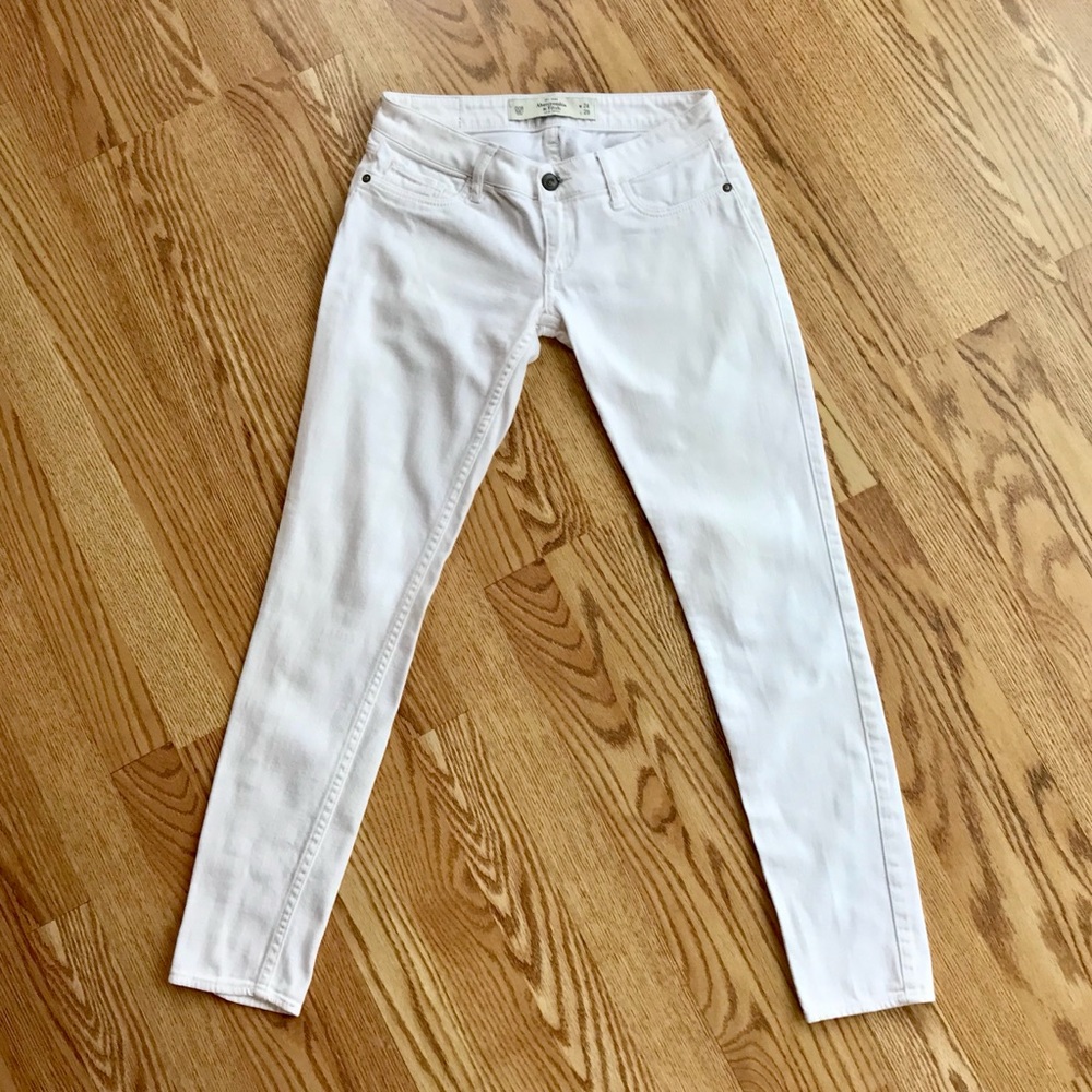 EUC Abercrombie & Fitch Low Rise Skinny Jeans 00R
